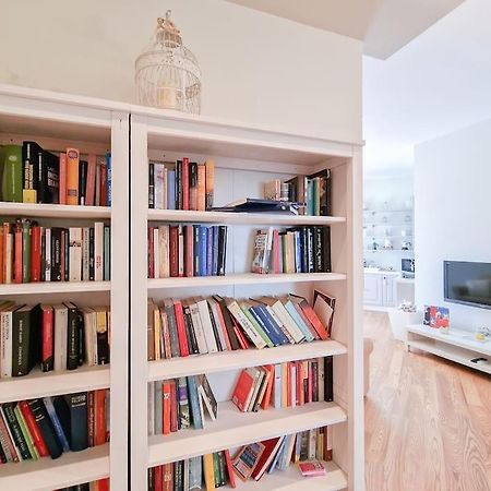Charme On The River - City Center Apartment Verona Bagian luar foto