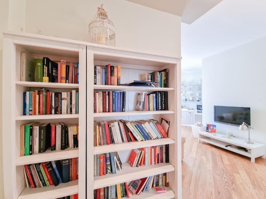 Charme On The River - City Center Apartment Verona Bagian luar foto