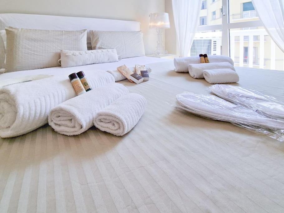 Charme On The River - City Center Apartment Verona Bagian luar foto