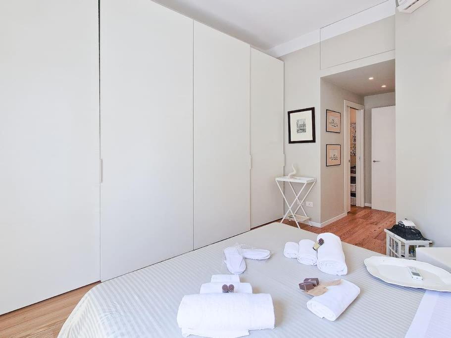 Charme On The River - City Center Apartment Verona Bagian luar foto